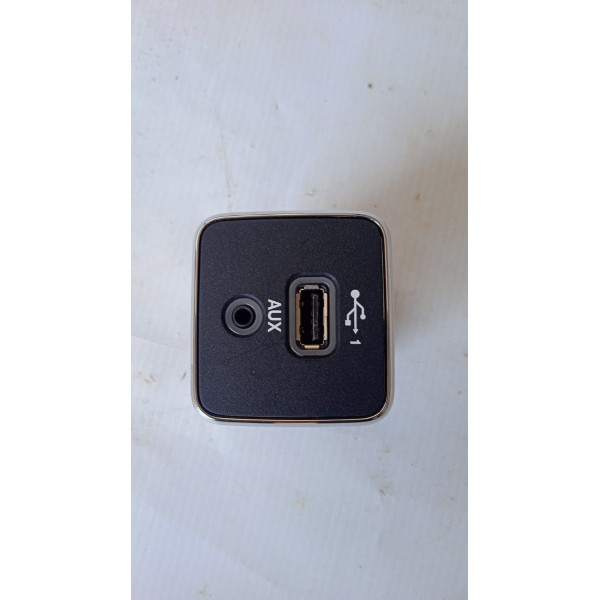 Entrada Usb Auxiliar Fiat Strada Freedom 20 A 23