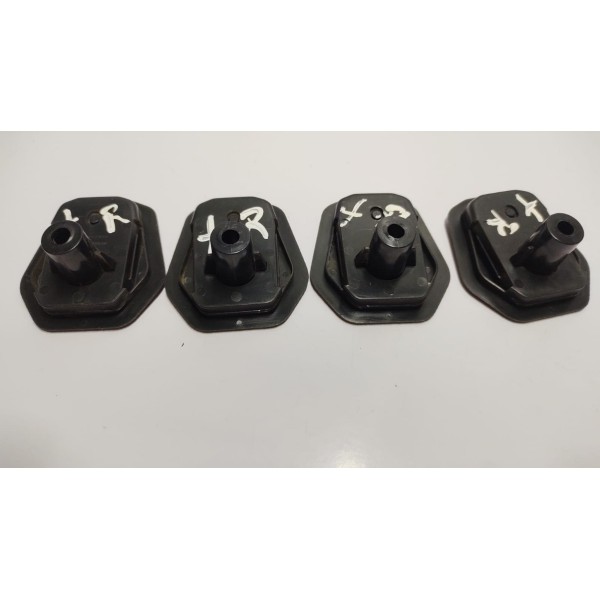 Jogo Grampo Gancho Porta Malas Mitsubishi Pajero Tr4 08 A 15