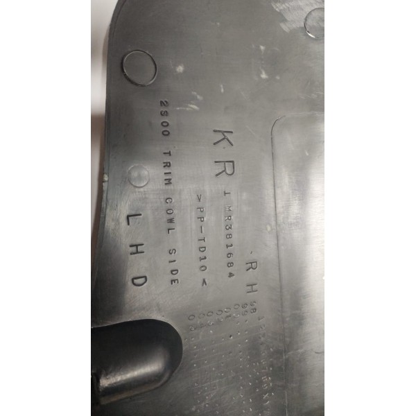 Acabamento Soleira Dianteira Direita Mitsubishi Pajero Tr4