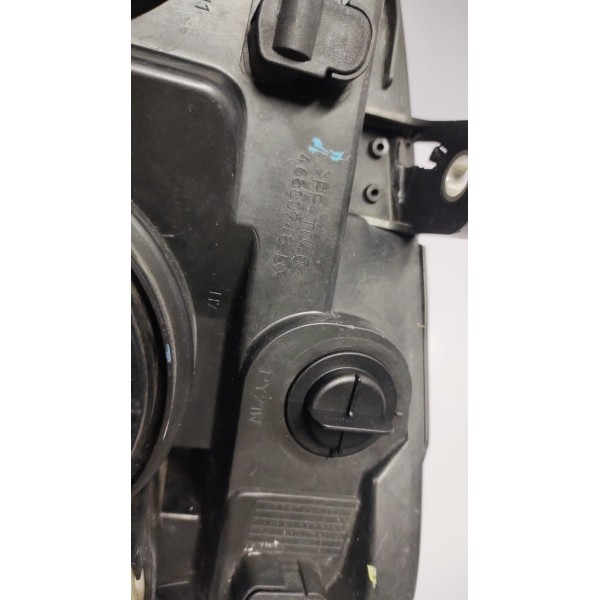 Farol Fiat Doblo Adventure L.d Original 11 A 19 S/ Detalhe  Direito