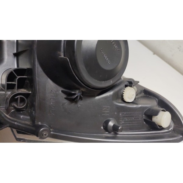 Farol Direito Vw Fox 2015 A 2020 Sem Detalhes