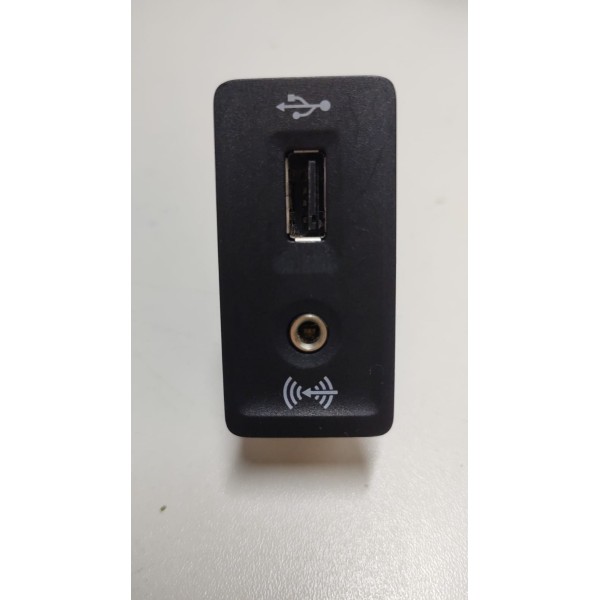 Tomada Porta Usb Aux Vw Amarok V6 18 A 21