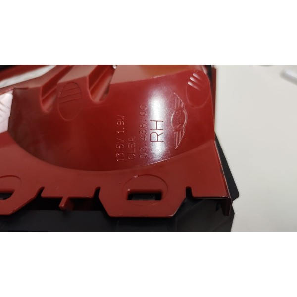 Lanterna Direita Mini Cooper S Detalhe Na Trava 09 A 13