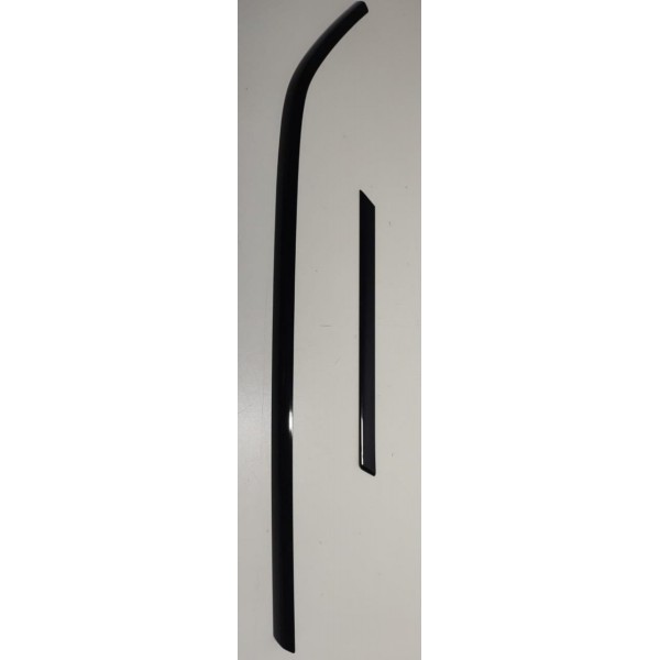 Friso Externo Coluna Traseira Direito Land Rover Evoque