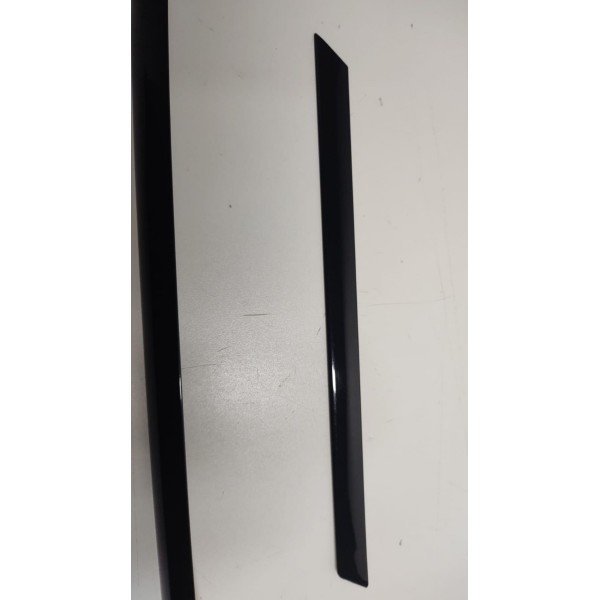 Friso Externo Coluna Traseira Direito Land Rover Evoque