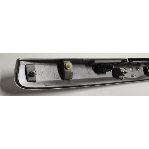 Moldura Tampa Traseira Nissan Versa 2012 A 2018