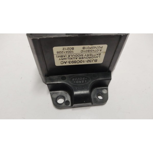 Suporte Modulo Bateria Auxiliar R.r Evoque 12 A 15