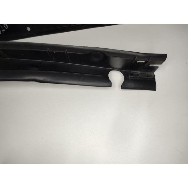 Acabamento Superior Para-lama Direito / Esquerdo Bmw 320i