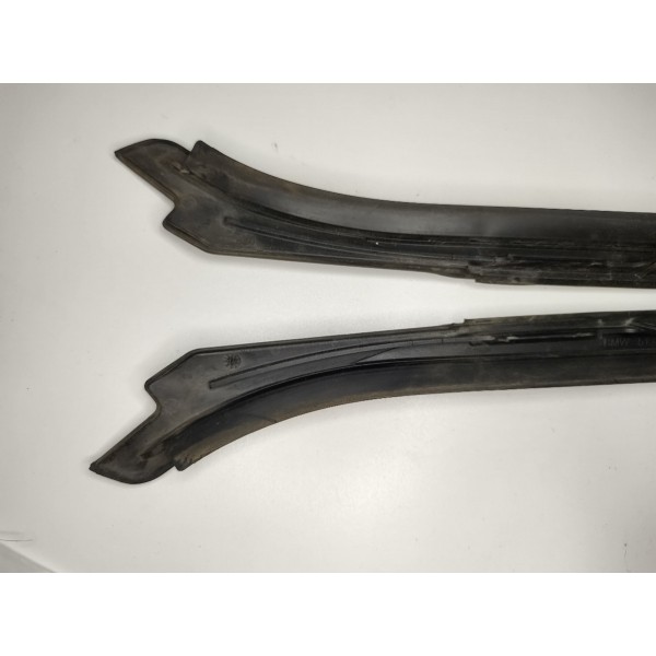 Par Aplique Friso Esquerdo / Direito Para-brisa Bmw 320i