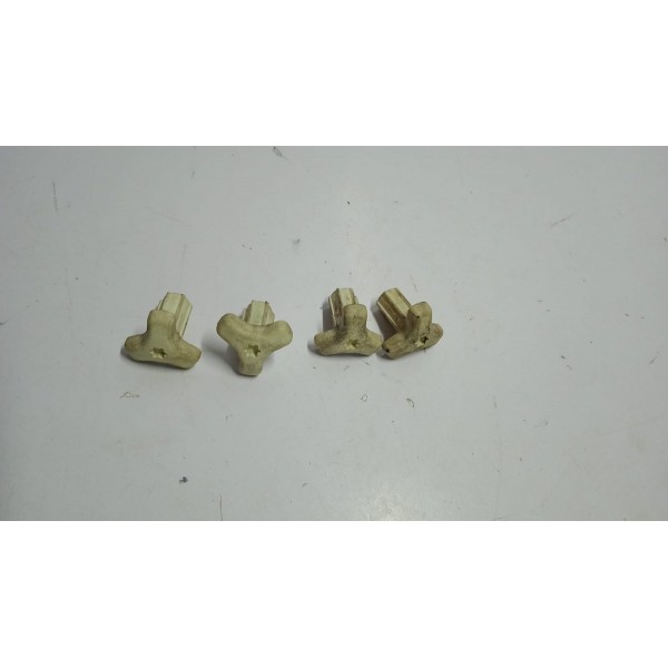 Jogo Porca Borboleta Lanterna Traseira Peugeot 308