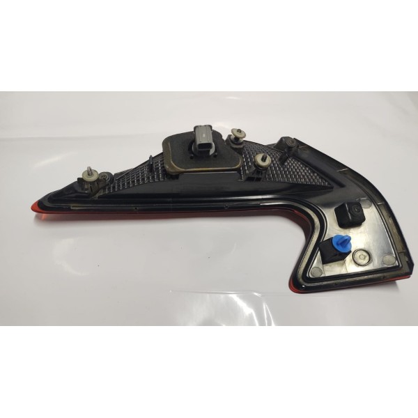 Lanterna Tampa Traseira L.d Hyundai Hb20 Hatch 20 A 23