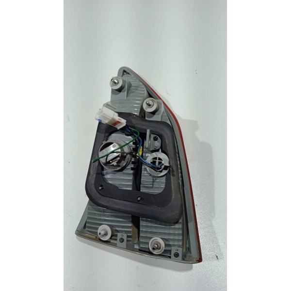 Lanterna Tampa Traseira L.e Hyundai Hb20 Hatch 14 A 19