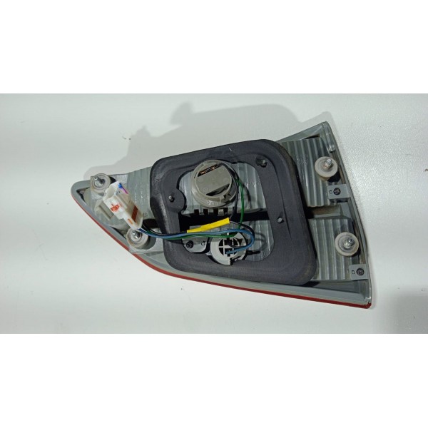 Lanterna Tampa Traseira L.d Hyundai Hb20 Hatch 13 A 17 Direito/passageiro Vermelho