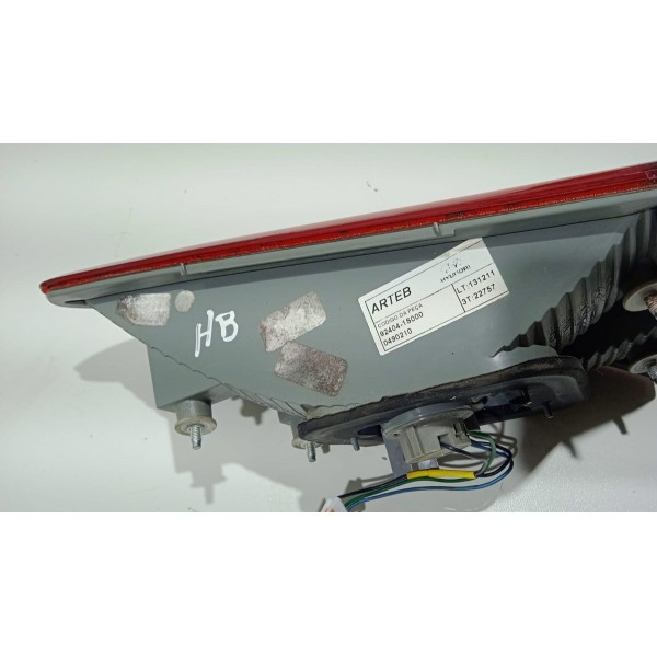 Lanterna Tampa Traseira L.d Hyundai Hb20 Hatch 13 A 17 Direito/passageiro Vermelho