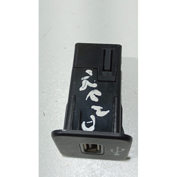 Entrada Usb Console Jeep Renegade 15 A 20