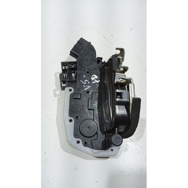 Fechadura Porta T.d Nissan Versa 13 A 18