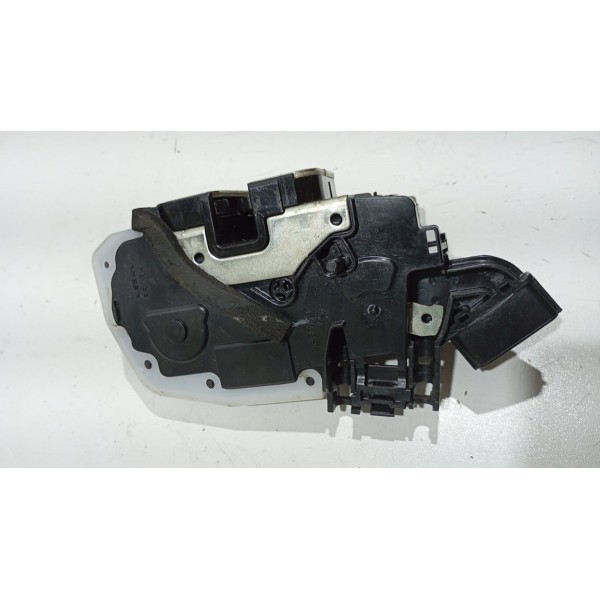 Fechadura Porta T.d Nissan Versa 13 A 18