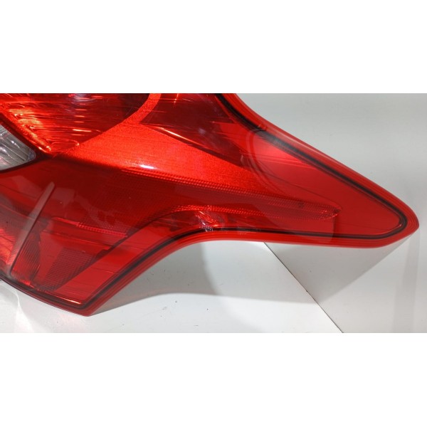 Lanterna Traseira L.d Ford Focus Hatch 13 A 15 Direito Vermelho