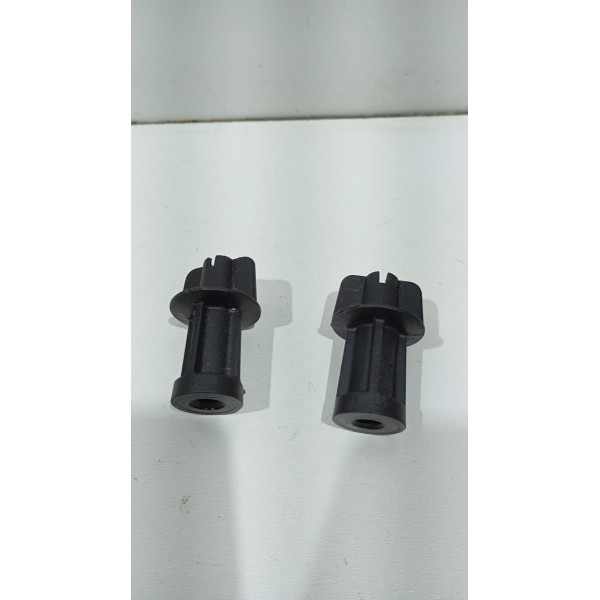 Par Parafuso Fixação Lanterna Ford Focus Hatch 13 A 15