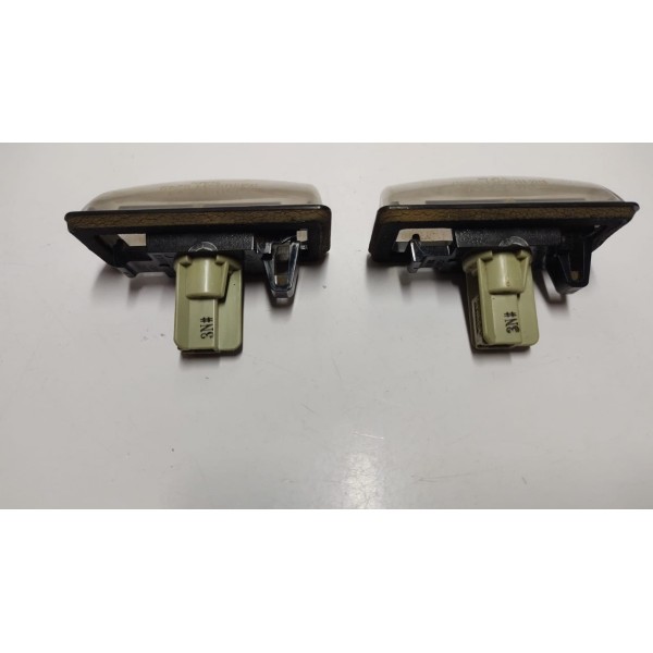 Par Luz De Placa Nissan Sentra 14 A 17