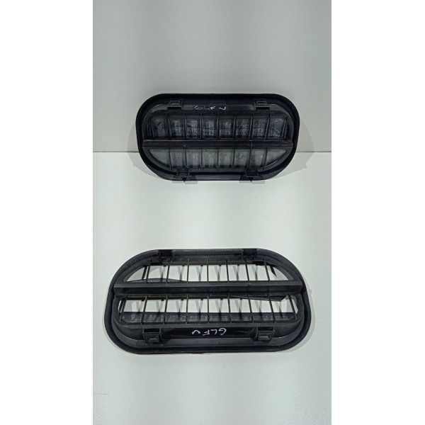 Par Difusor Saida De Ar Traseiro D/e Vw Golf Variant Tsi