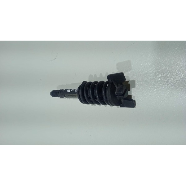 Parafuso Fixação Lanterna Traseira Vw Fox 15 A 21