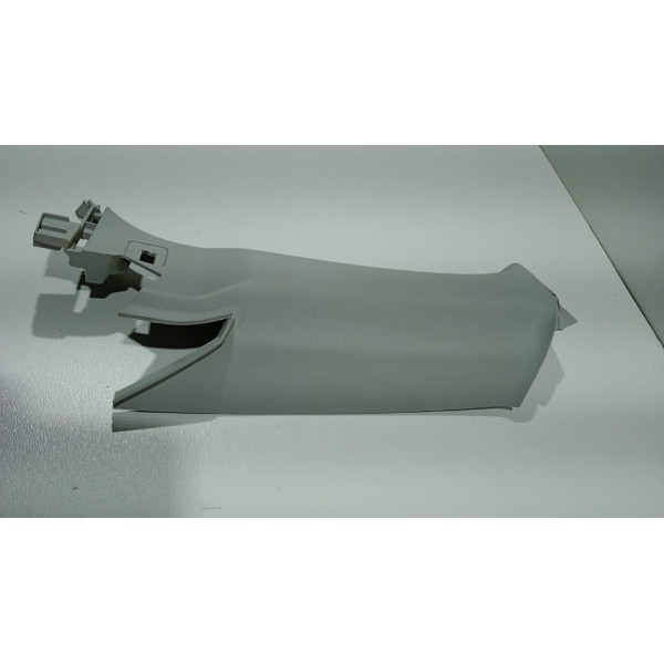 Acabamento Coluna Traseira L.d Vw Golf Variant Tsi