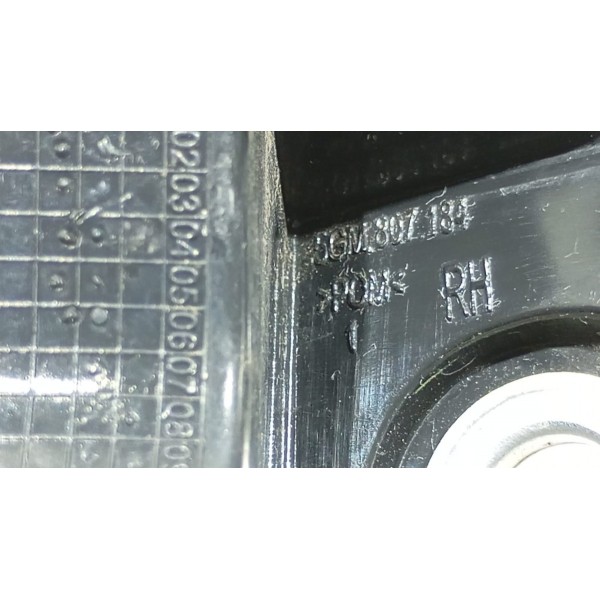 Guia Parachoque Dianteiro L.d Vw Golf 14 A 18