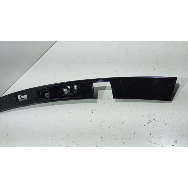 Moldura Tampa Traseira Luz De Placa Discovery Sport 15 A 17