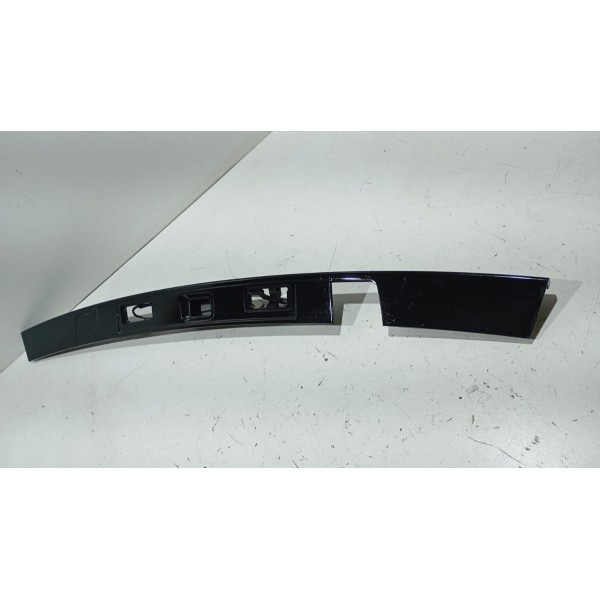 Moldura Tampa Traseira Luz De Placa Discovery Sport 15 A 17