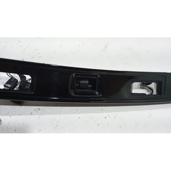 Moldura Tampa Traseira Luz De Placa Discovery Sport 15 A 17