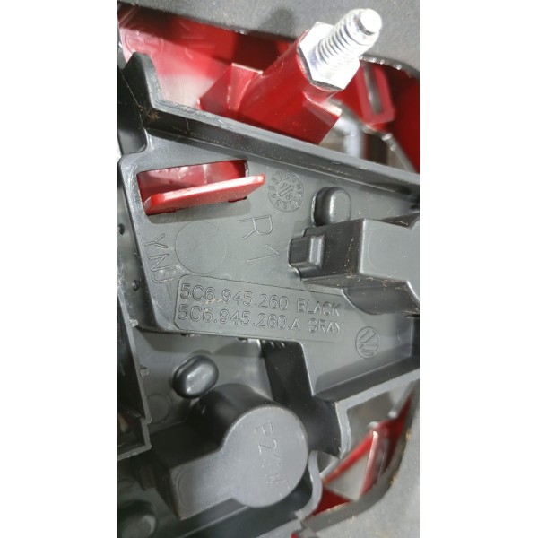 Lanterna Traseira Tampa L.d Vw Jetta 12 A 15