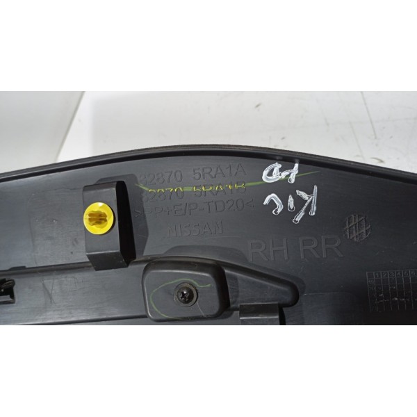 Friso Aplique De Porta T.d Nissan Kicks 16 A 25