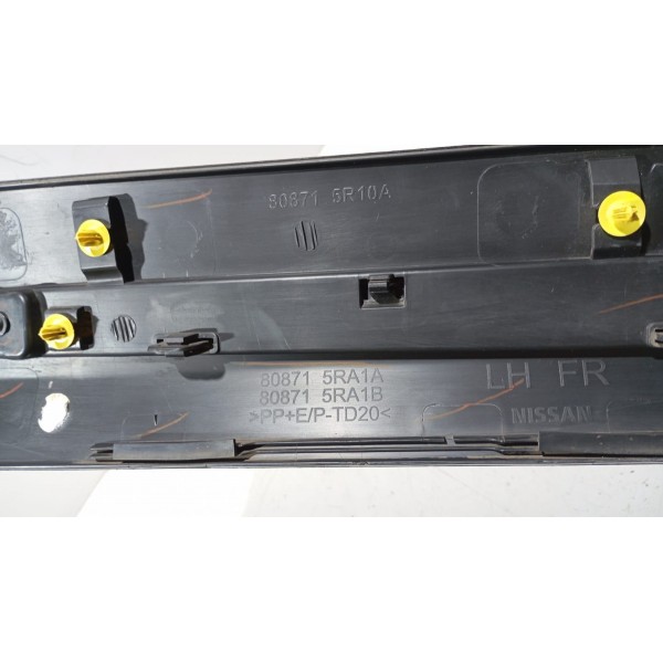 Friso Aplique De Porta D.e Nissan Kicks 16 A 25