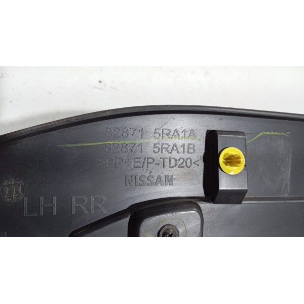 Friso Aplique De Porta T.e Nissan Kicks 16 A 25