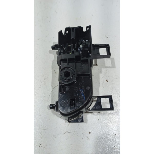 Maçaneta Interna Porta T.e Nissan Kicks 16 A 25 - Traseira