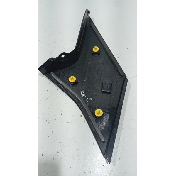 Moldura Acabamento Coluna Externa T.d Nissan Kicks 16 A 25