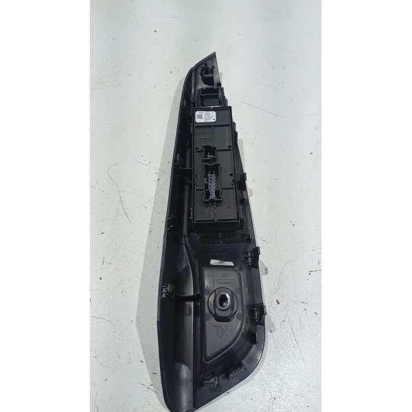 Acabamento Puxador Porta Comando Vidro D.e Nissan Kicks