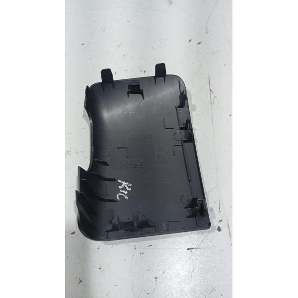 Acabamento Moldura Lateral L.d Banco Traseiro Nissan Kicks