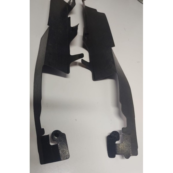 Par Defletor Lateral Radiador Ford Fusion 13 A 18