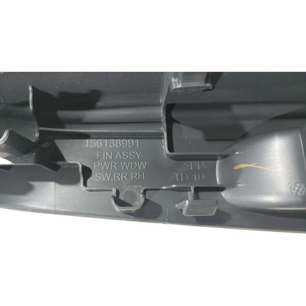 Acabamento Puxador Porta Comando Vidro T.d Nissan Kicks