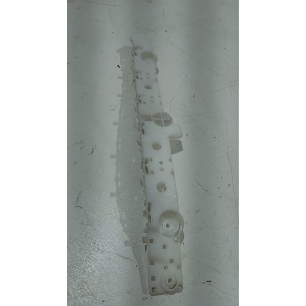 Guia Parachoque T.e Nissan Kicks 16 A 25