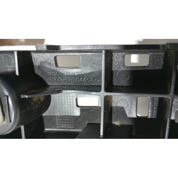 Guia Parachoque Traseiro Direito Renault Kwid 17 A 24