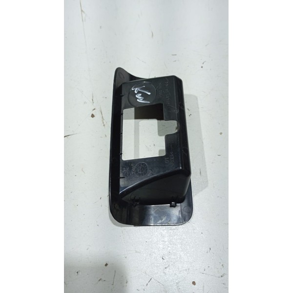 Acabamento Trinco Batente Tampa Traseira Renault Kwid