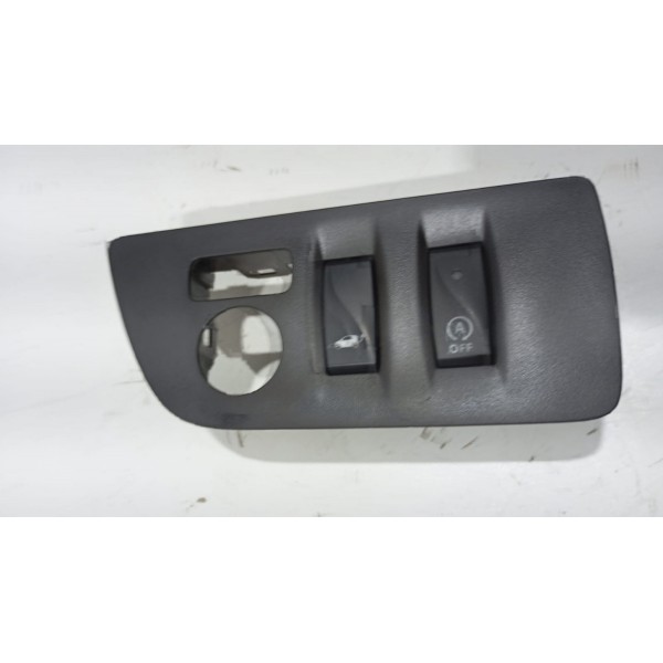 Moldura Com Botão Abertura Porta Mala Renault Kwid 21 A 24