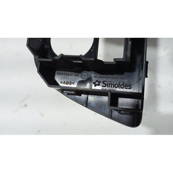 Moldura Com Botão Abertura Porta Mala Renault Kwid 21 A 24