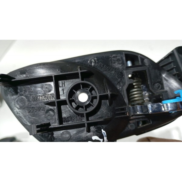 Maçaneta Interna Cromada Porta L.e Renault Kwid 17 A 24 Dianteira/traseira