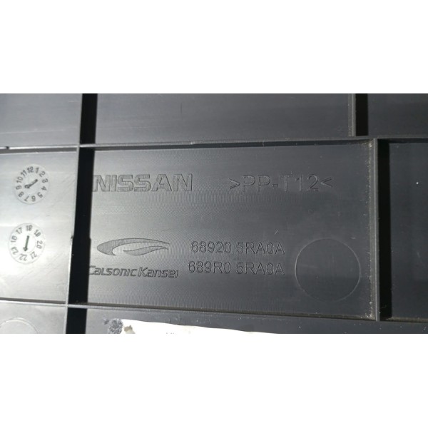 Acabamento Lateral Console Central L.d Nissan Kicks 16 A 25