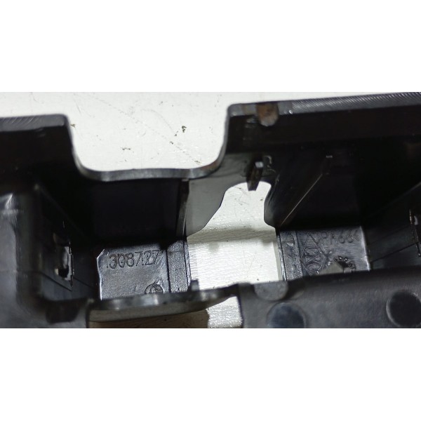 Acabamento Da Fechadura Porta Mala Renault Megane Sedan