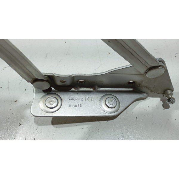 Dobradiça L.d Tampa Traseira Renault Megane Sedan 07 A 13